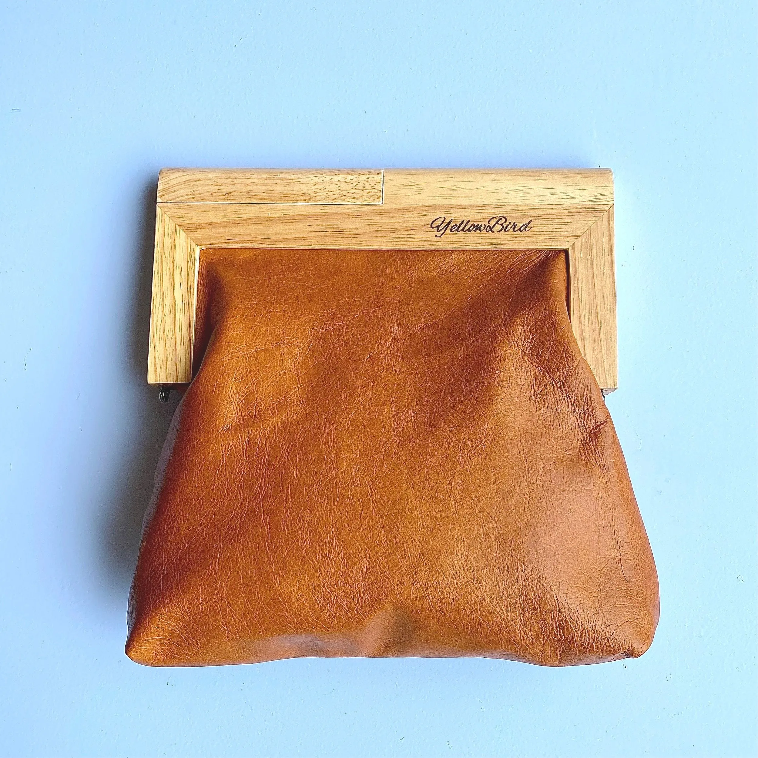 Light Tan Leather (Medium) Natural Frame