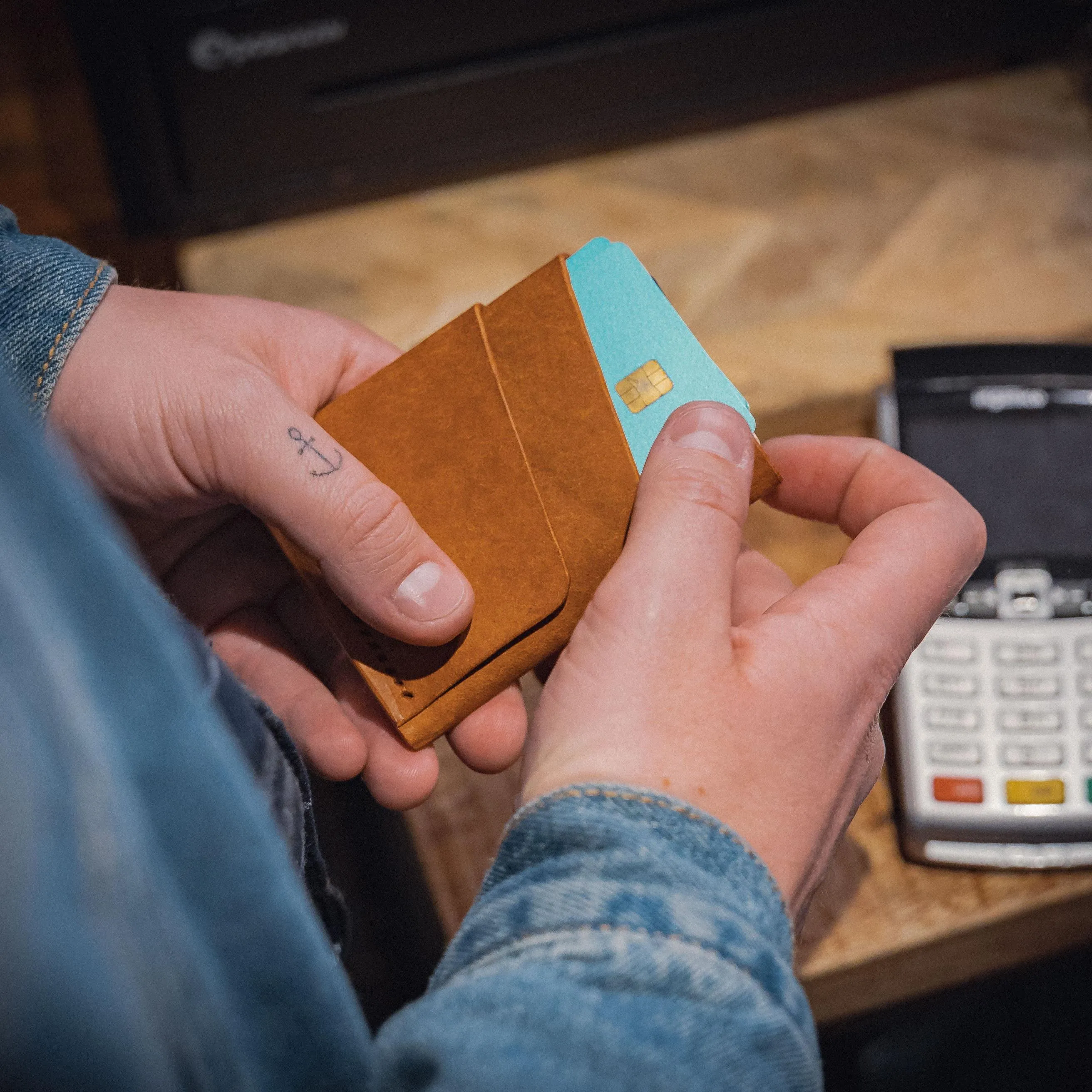 Pembrook 'Sleeve' Leather Cardholder - Cognac